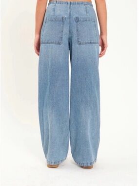 High-Rise Wide Leg Jeans in Light Blue